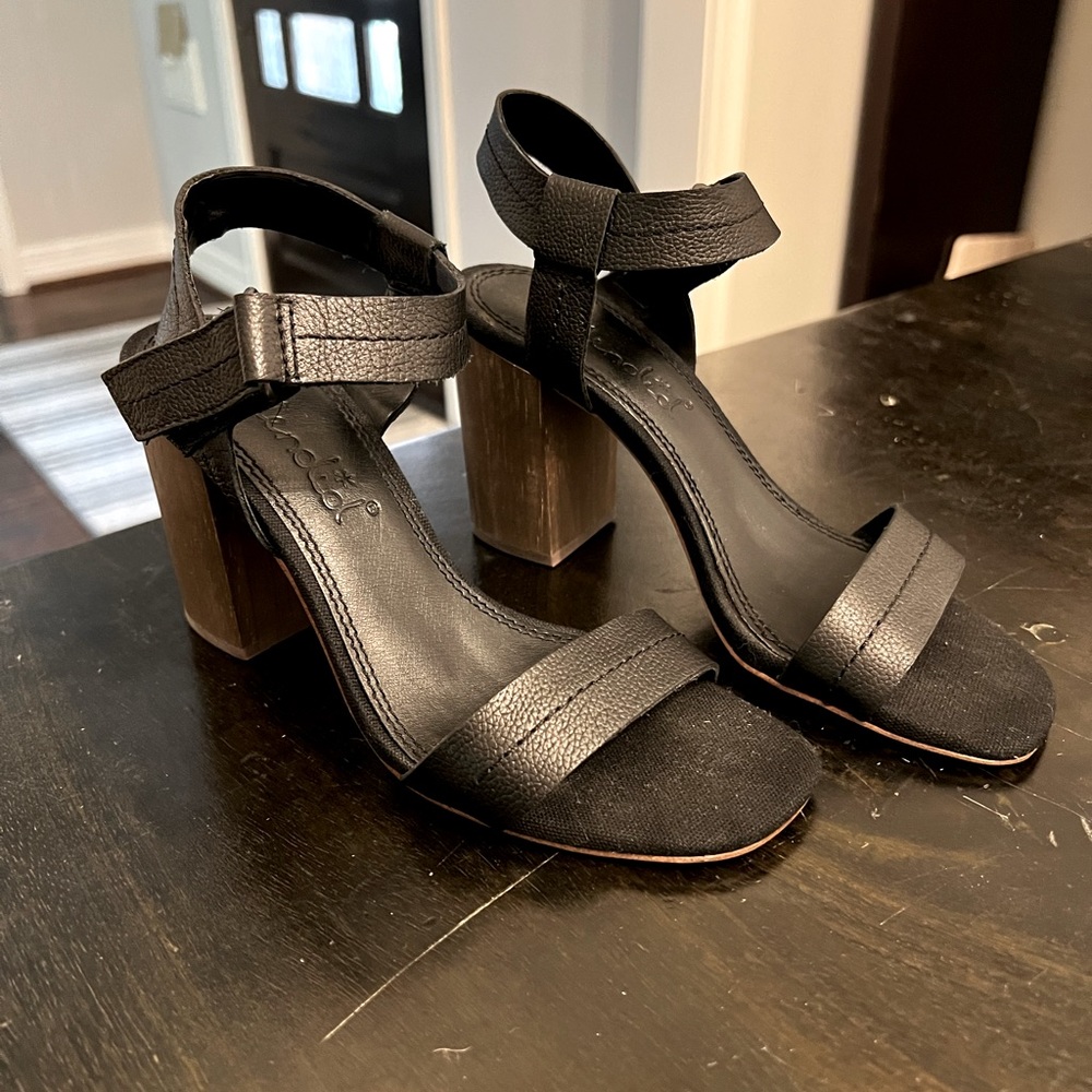 Splendid black block heels